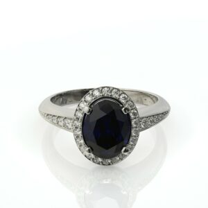 אבן חן ספיר כחולה והיילו יהלומים וטבעת דגם: Ella