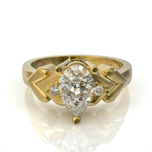 טבעת מיוחדת בעיצוב טיפה דגם: Roni