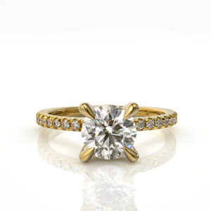 כשהשיבוץ יהלומים עושה את הטבעת אירוסין דגם: יעל