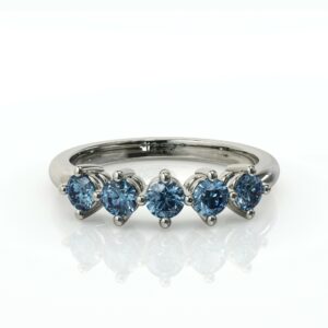 טבעת שורה קלאסית אבני חן דגם: River