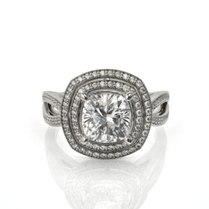 טבעת היילו כפולה יוקרתית ויהלום קושן מרכזי דגם: וונדי