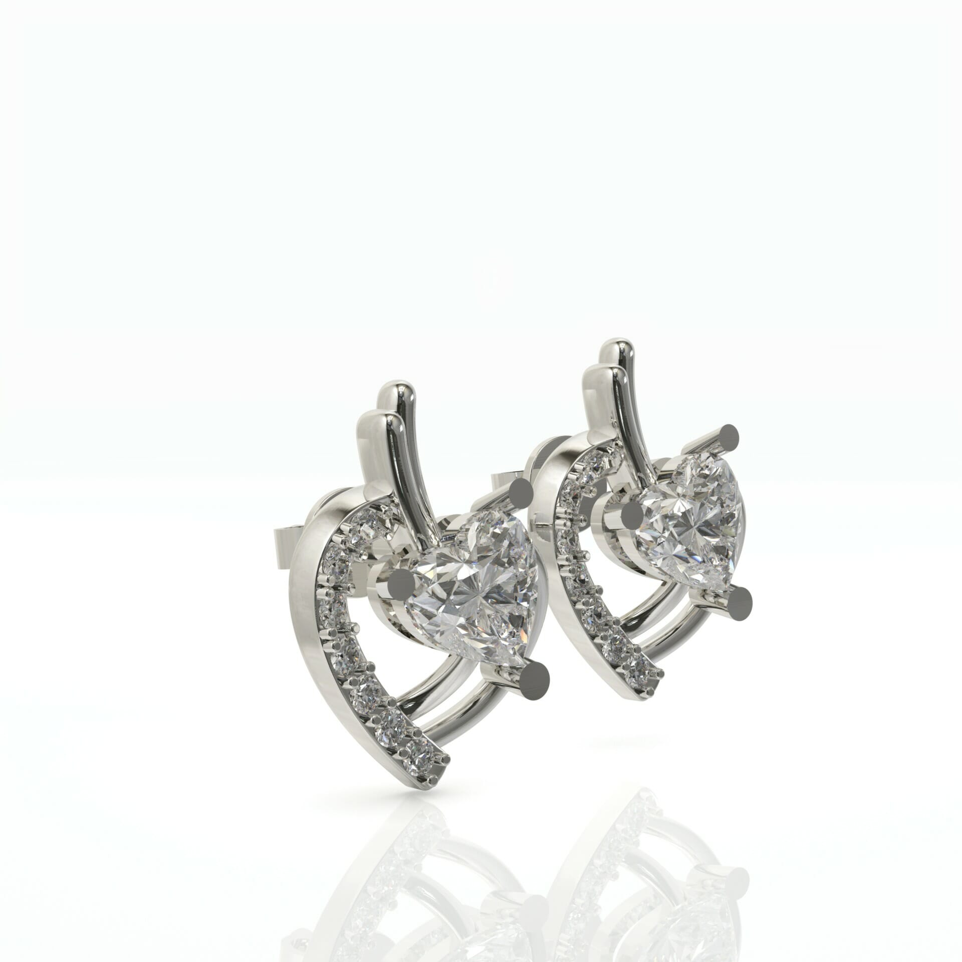 עגילים מיוחדים משובצים יהלומים בחיתוך לב דגם: Annabelle